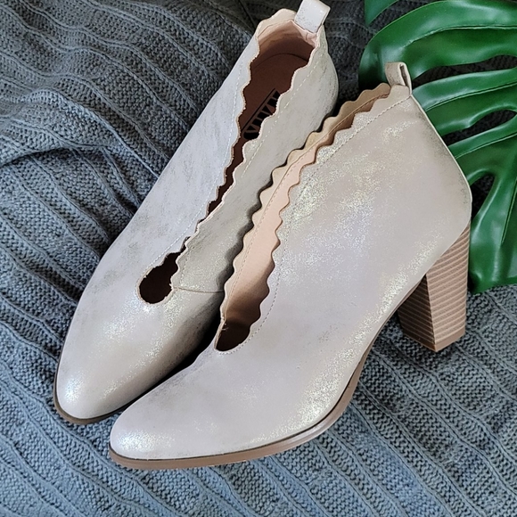 Size 10 - Ankle Boot - Tan, Gold shimmer - Picture 2 of 5